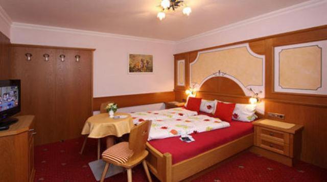 Gaestehaus Veit Fiegl Сьолден Стая снимка